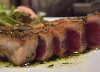 pin tuna steak