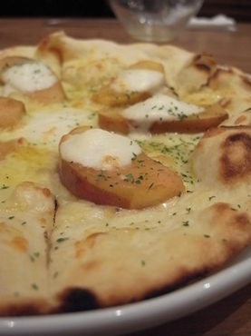 tsukishima cafe pizza
